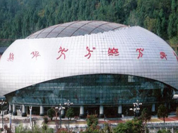 定西体育中心球形网架加工安装